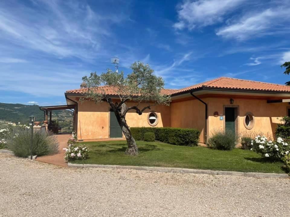 La Posta Di Bacco Apartamento Gualdo Cattaneo Exterior foto